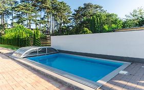 Leda Apartmanok By Bltn Siofok
