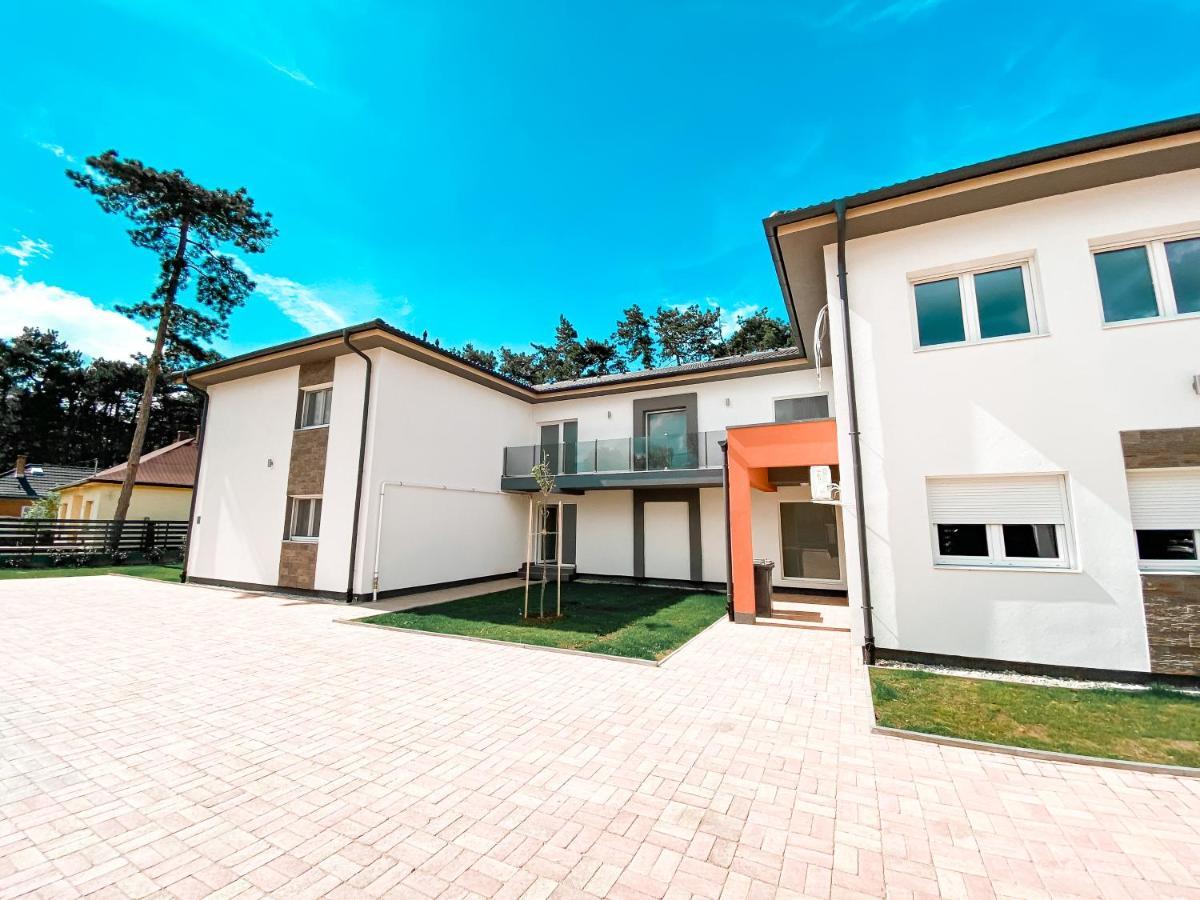 Leda Apartmanok By Bltn Siófok Zewnętrze zdjęcie