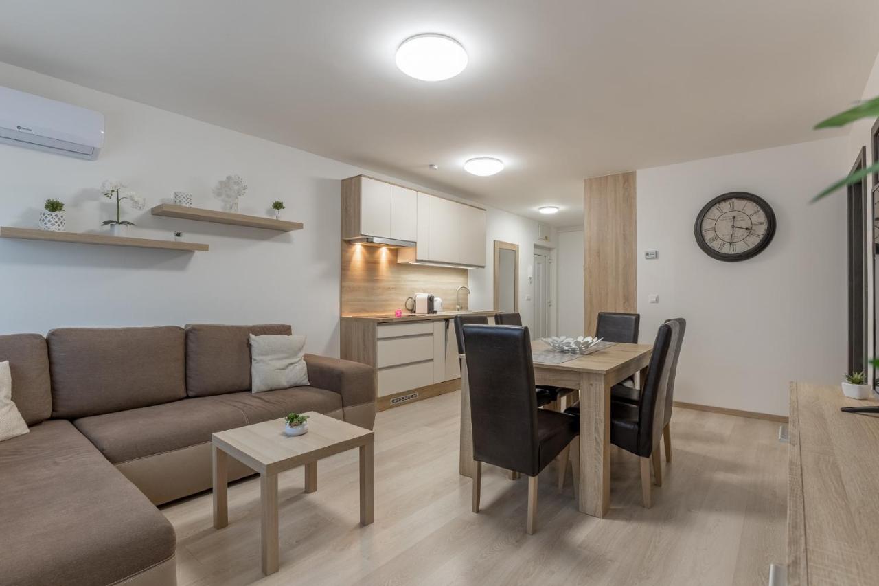 Leda Apartmanok By Bltn Siófok Zewnętrze zdjęcie