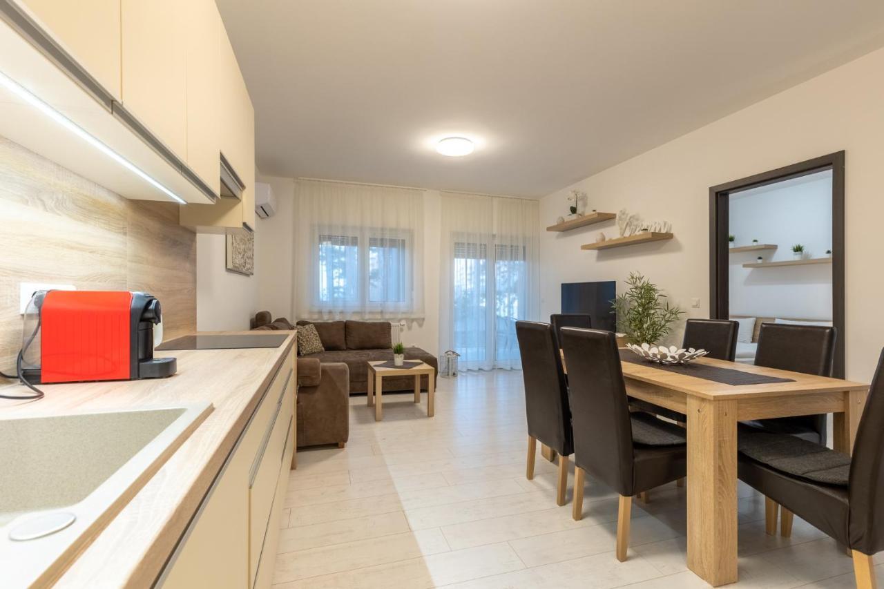 Leda Apartmanok By Bltn Siófok Zewnętrze zdjęcie
