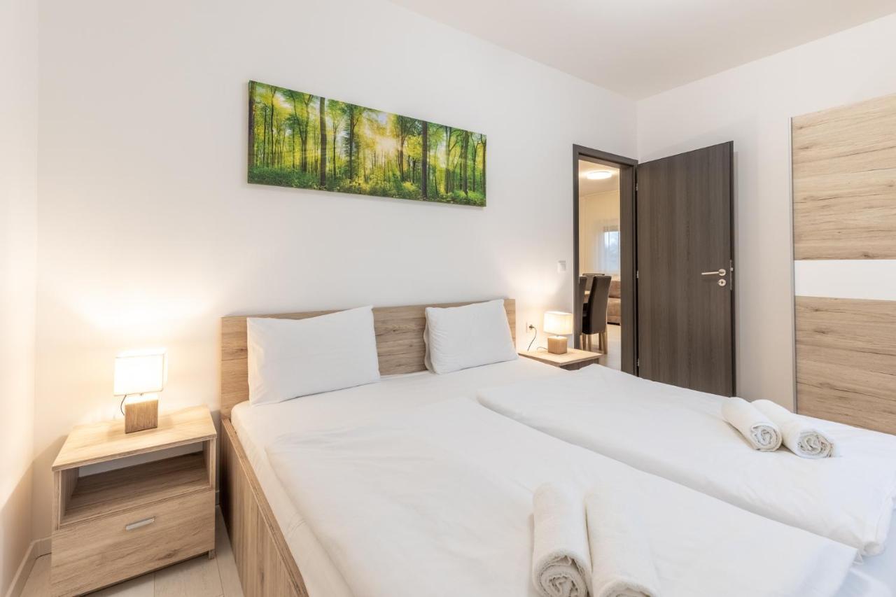 Leda Apartmanok By Bltn Siófok Zewnętrze zdjęcie