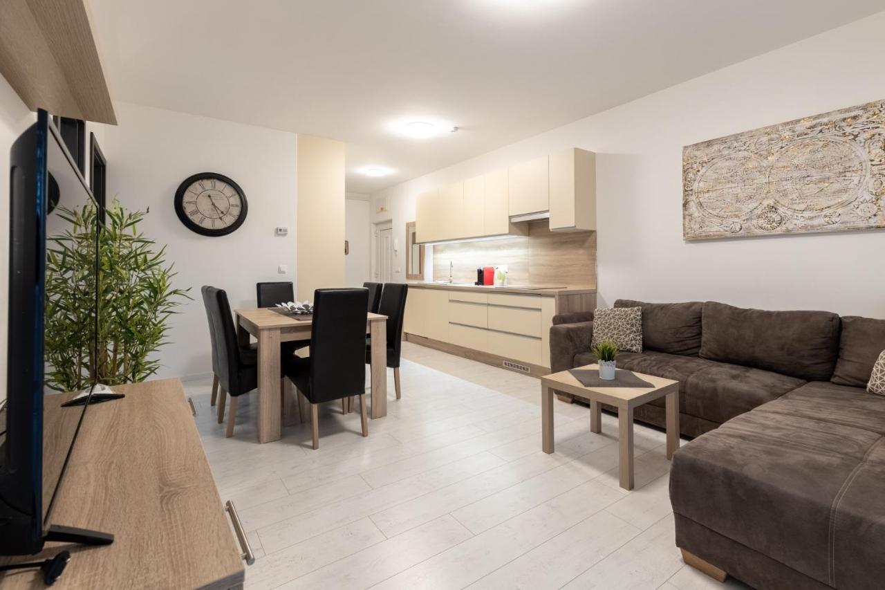 Leda Apartmanok By Bltn Siófok Zewnętrze zdjęcie