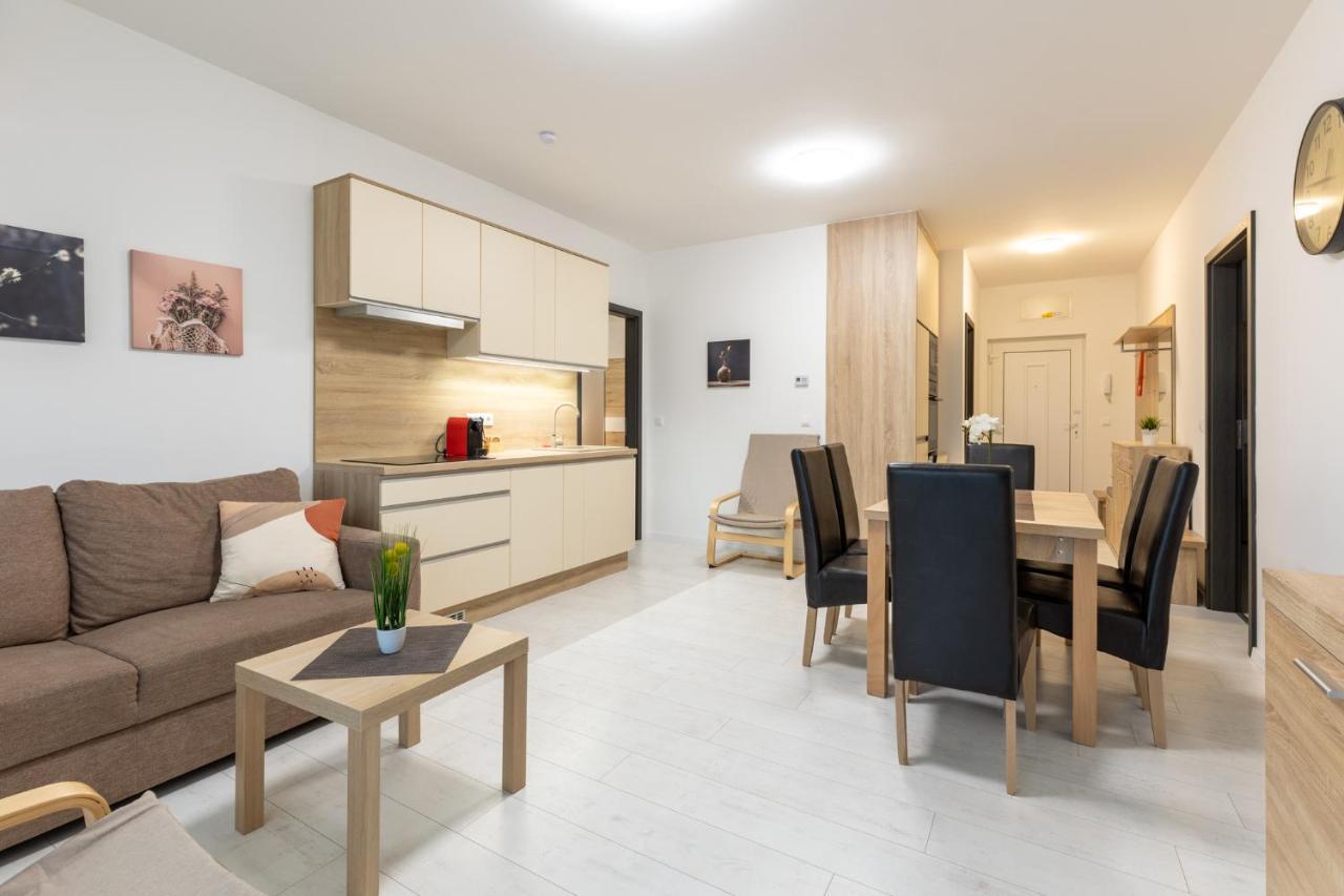 Leda Apartmanok By Bltn Siófok Zewnętrze zdjęcie